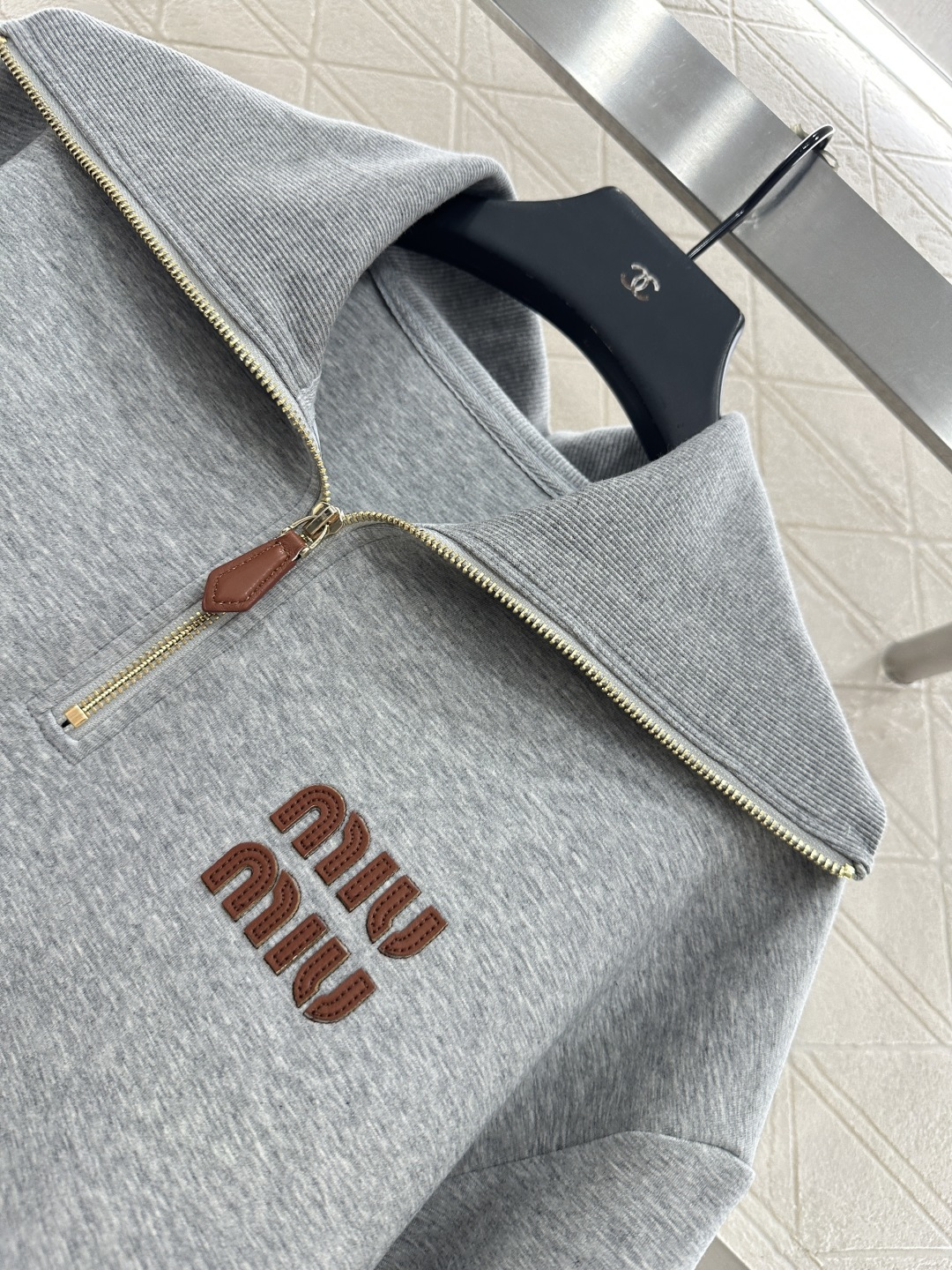 ♥Miumi*♥2025新品上架 大翻领字母卫衣长裤套装定制YB斜纹全棉材质 柔软亲肤 久洗不易变形气球