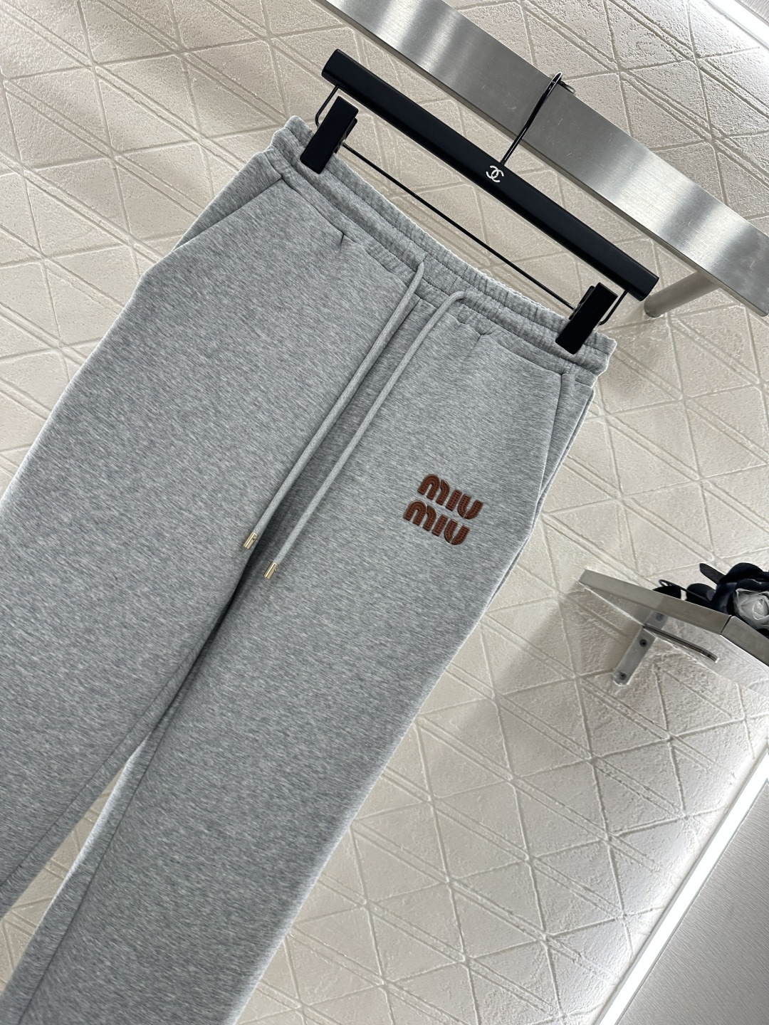 ♥Miumi*♥2025新品上架 大翻领字母卫衣长裤套装定制YB斜纹全棉材质 柔软亲肤 久洗不易变形气球