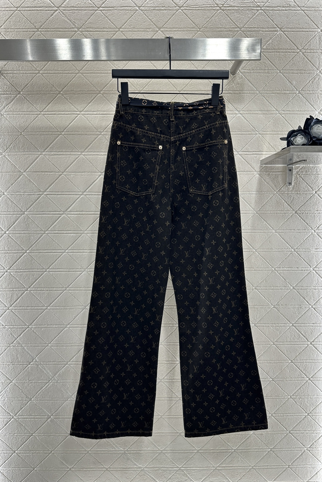 ♥louis vuitto*♥2025新品上架 提花牛仔外套丝巾长裤套装定制YB斜纹棉牛仔面料 透气性佳