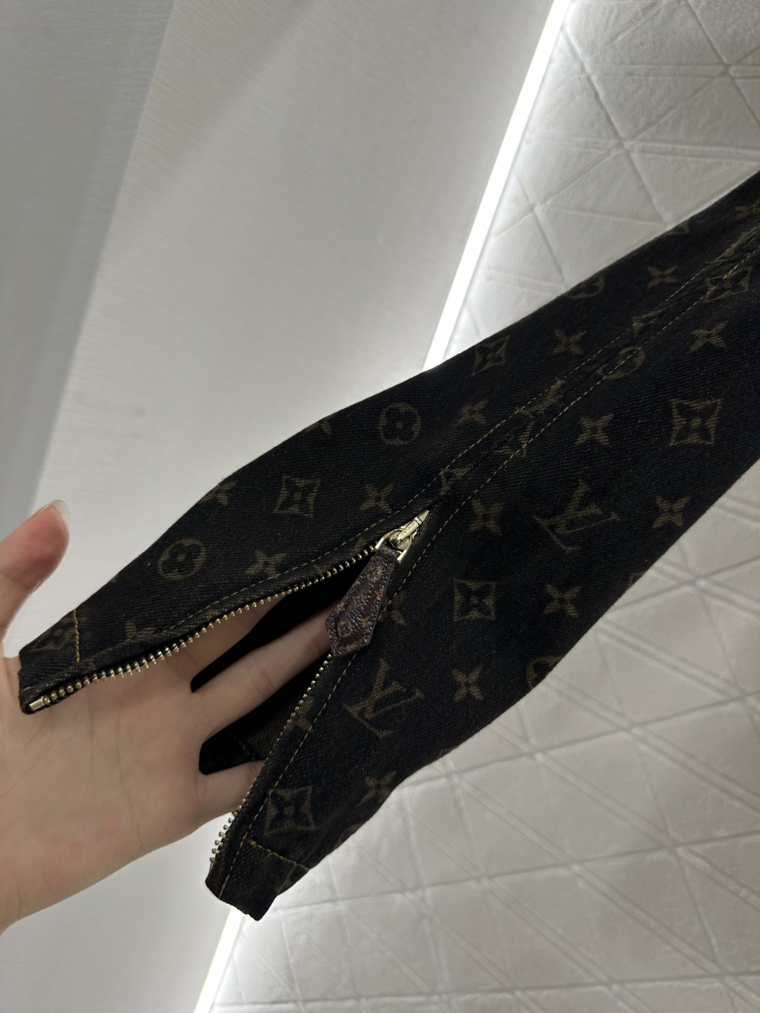 ♥louis vuitto*♥2025新品上架 提花牛仔外套丝巾长裤套装定制YB斜纹棉牛仔面料 透气性佳