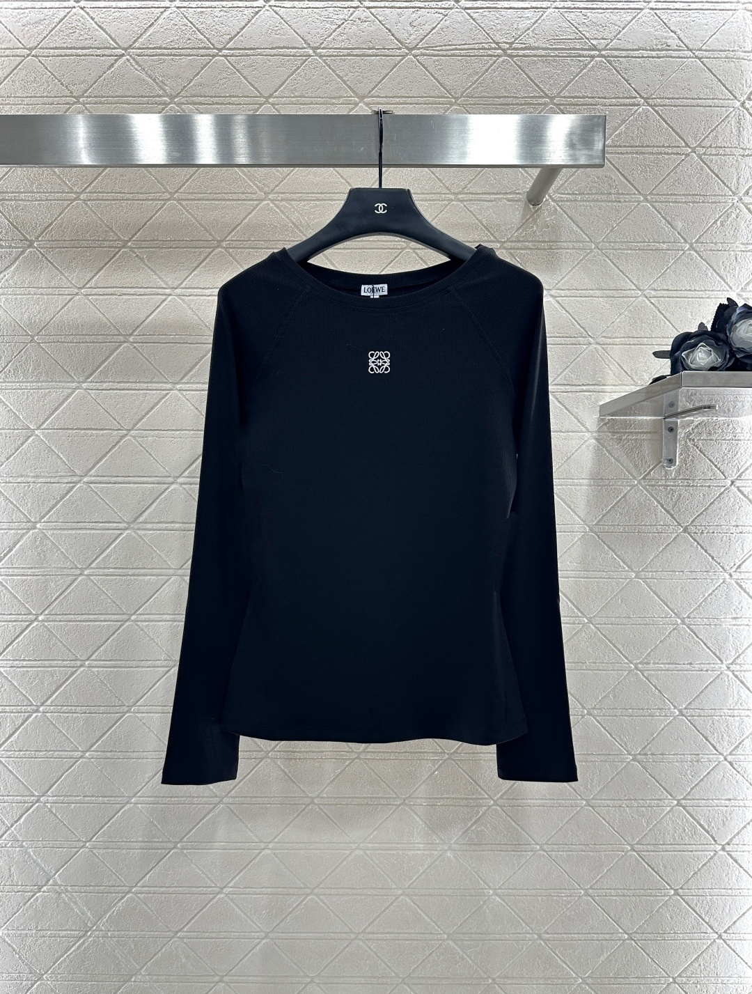 ♥Loew*♥2025新品上架 修身图腾打底衫定制YB进口天丝棉材质 质感舒适 弹力十足 修身圆领打底裁