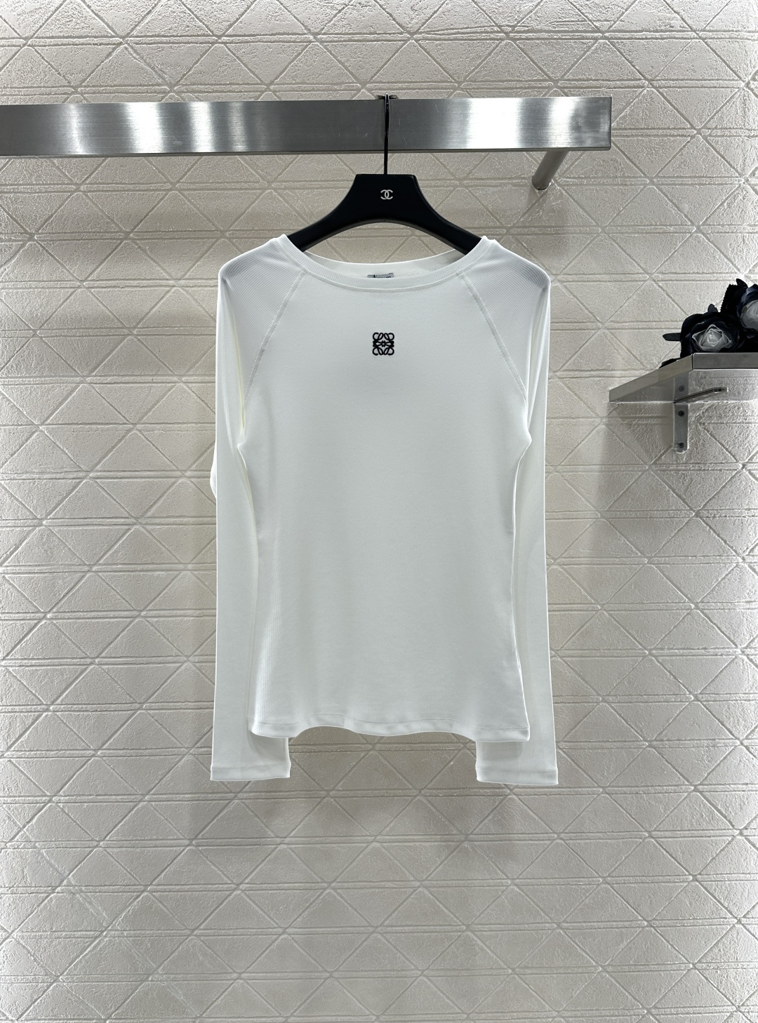 ♥Loew*♥2025新品上架 修身图腾打底衫定制YB进口天丝棉材质 质感舒适 弹力十足 修身圆领打底裁