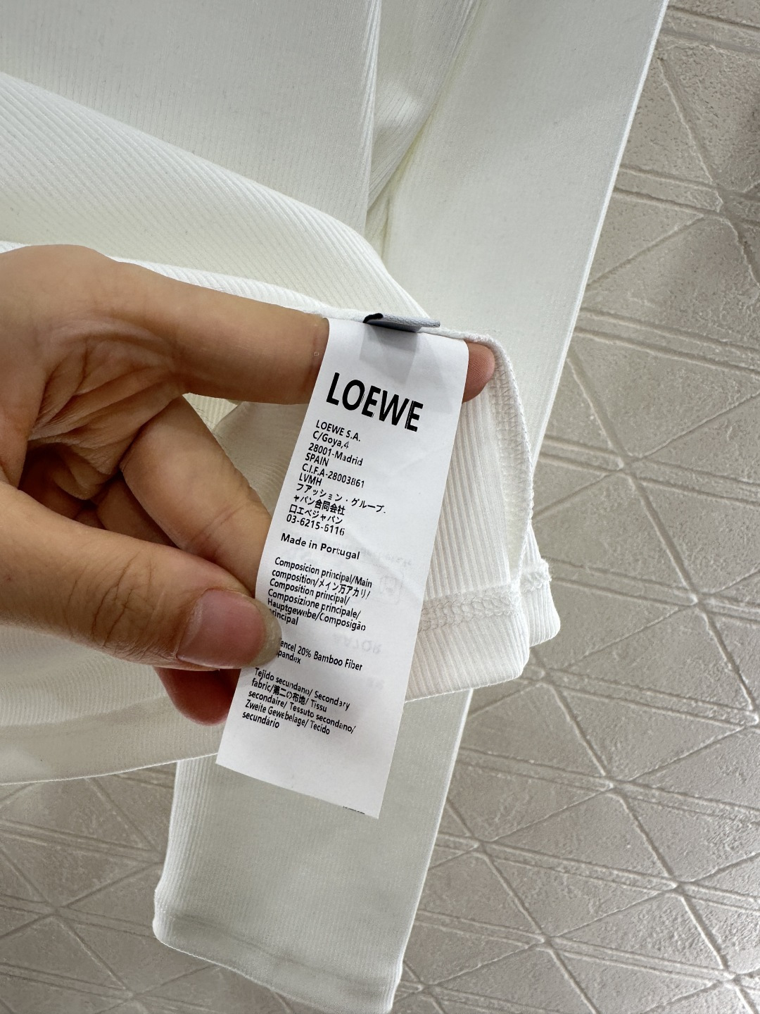 ♥Loew*♥2025新品上架 修身图腾打底衫定制YB进口天丝棉材质 质感舒适 弹力十足 修身圆领打底裁