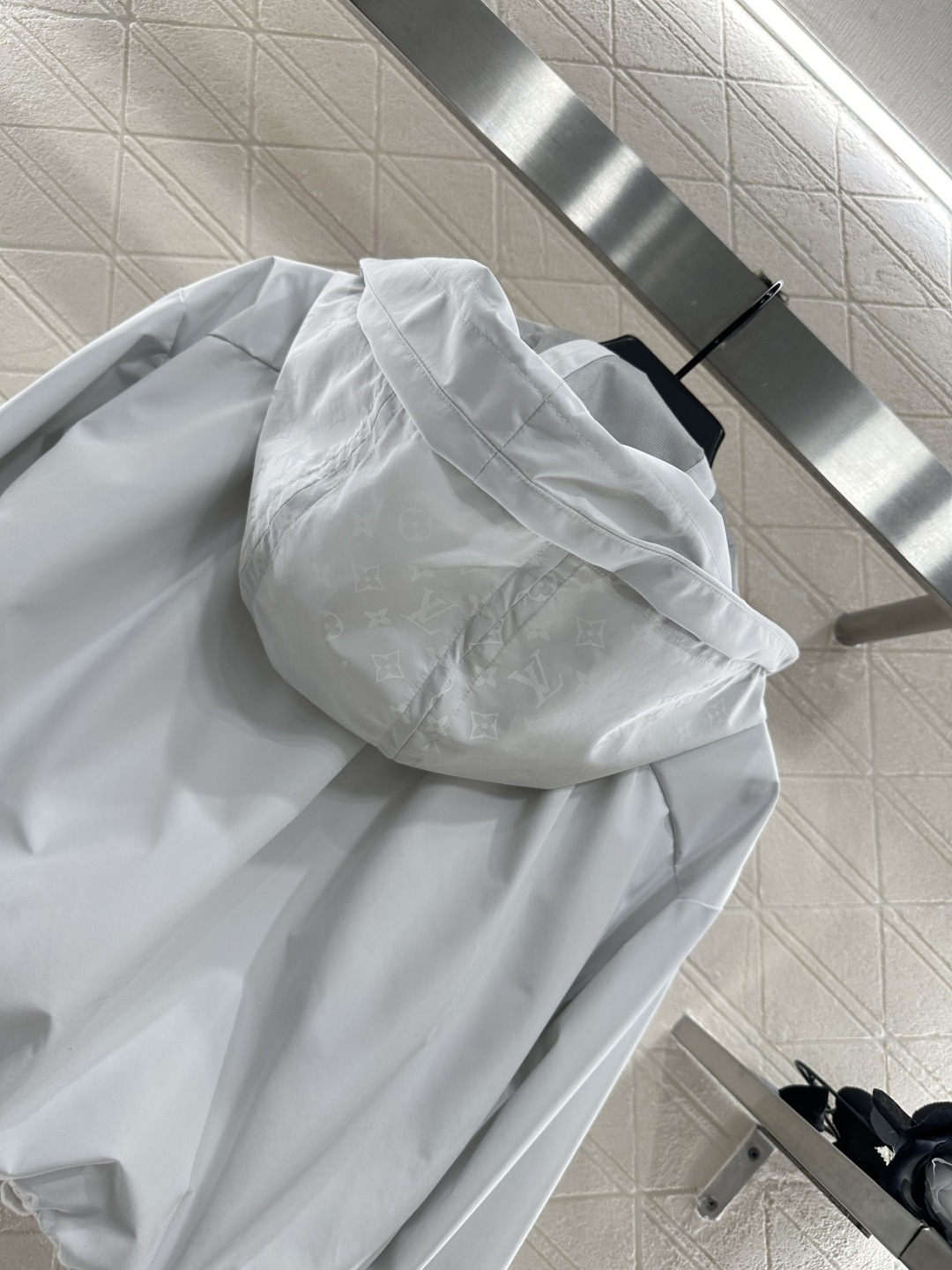 ♥Louis Vuitto*♥2025新品上架 连帽提花冲锋夹克定制YB进口加厚冲锋尼龙材质 透气舒适 