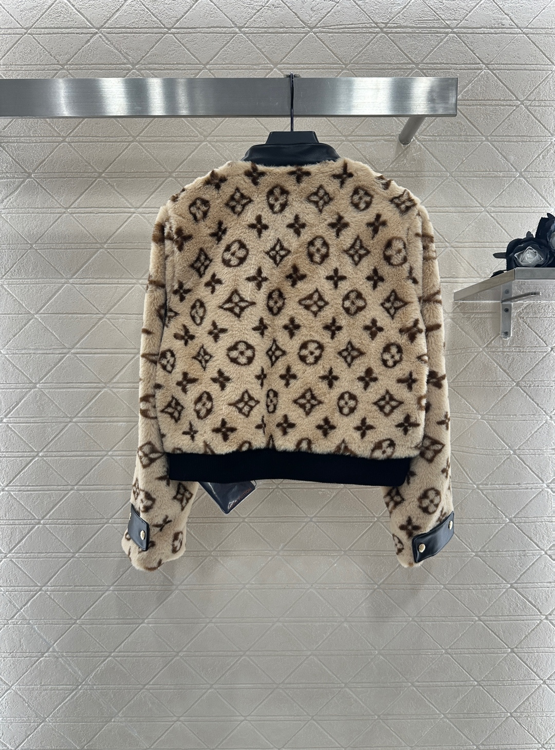 ♥Louis Vuitto*♥2025新品上架 泰迪羊羔毛夹克外套定制YB泰迪羊羔毛材质 成衣质感品相绝