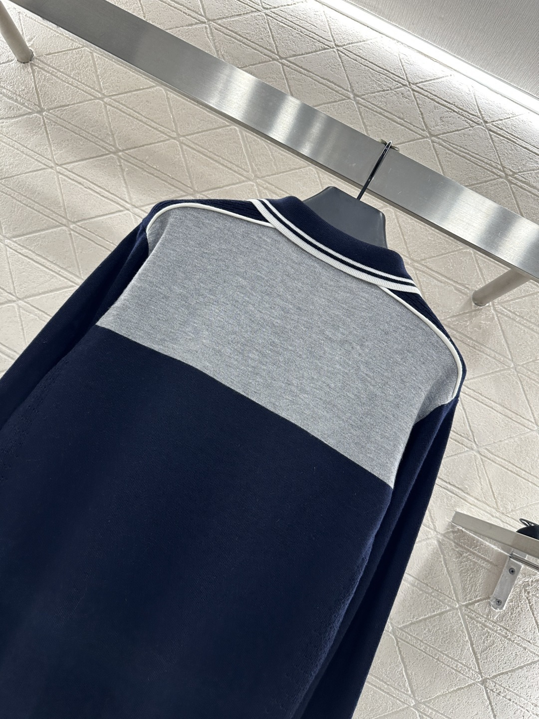 ♥Miumi*♥2025新品上架 翻领针织长袖定制YB羊毛纱线织造 柔软舒适 洋气显瘦 翻领𝑝𝑜𝑙𝑜长袖