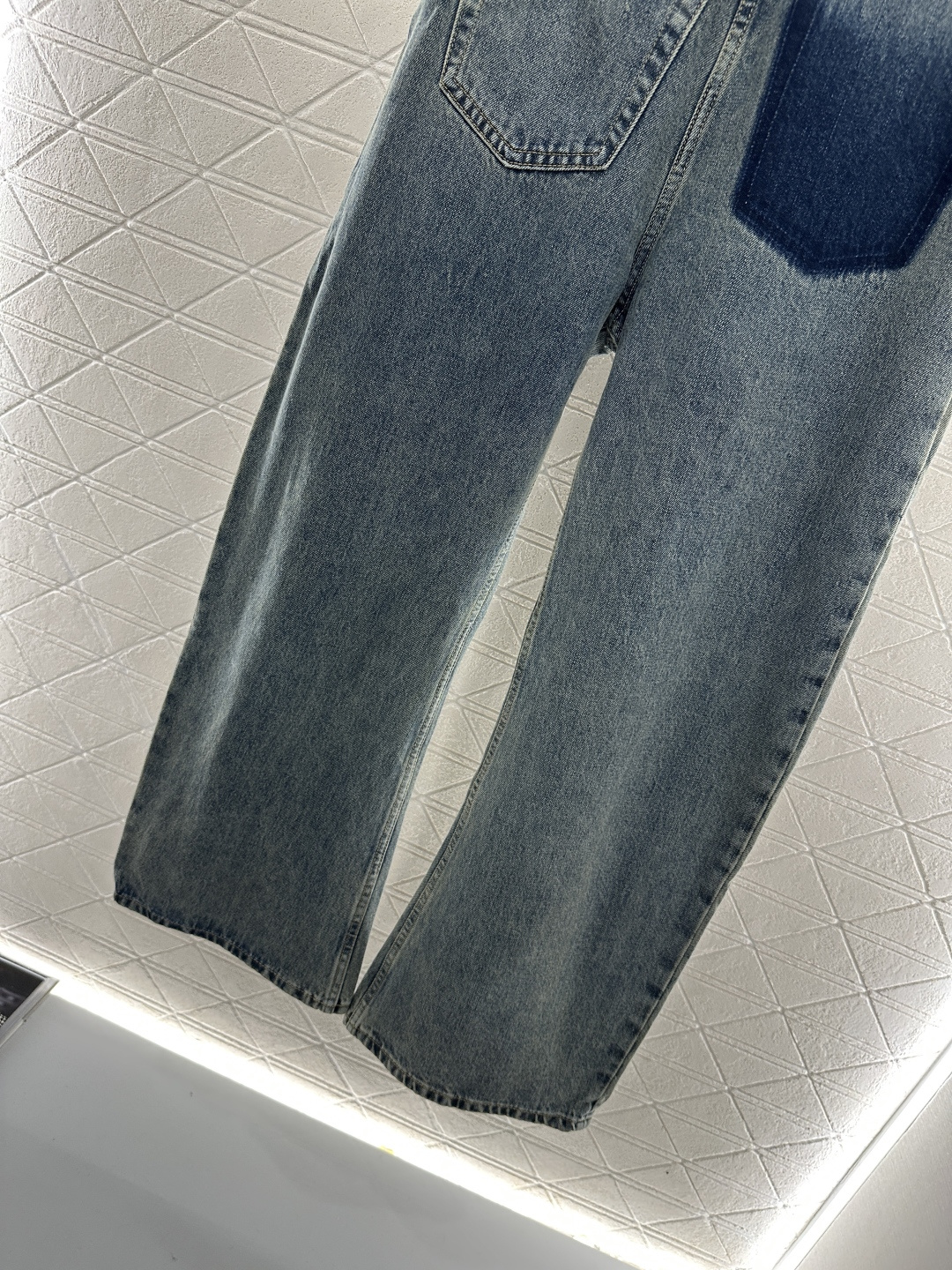 ♥MM6*♥2025新品上架 晕染口袋弯刀牛仔裤定制YB斜纹棉牛仔材质 面料柔软舒适 透气性好 反复酵素