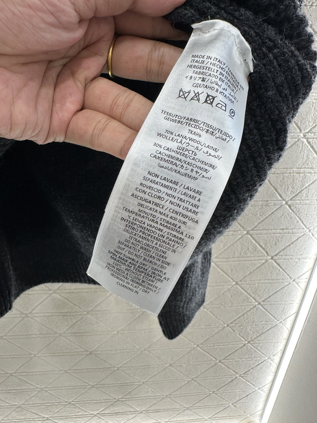 ♥Gucc*♥2025新品上架 简约字母套头毛衣定制YB羊毛纱线织造 质感高级 舒适柔软 圆领落肩长袖毛