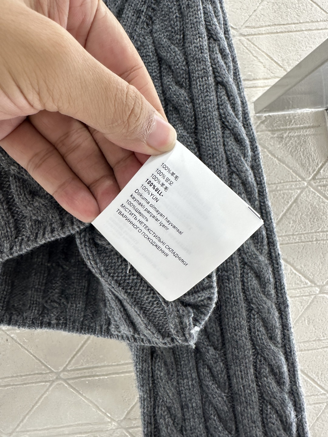 ♥Miumi*♥2025新品上架 麻花编织撞色短款套头毛衣定制YB羊毛纱线织造 质感高级 舒适柔软 V领