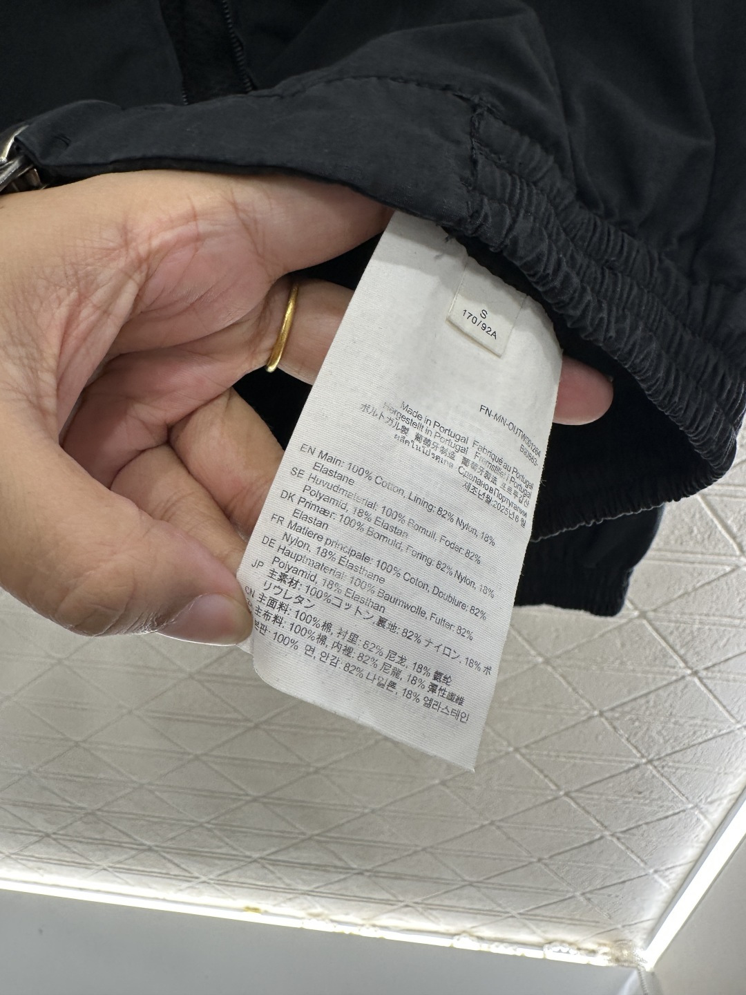 ♥Acne studio*♥2025新品上架 字母冲锋外套定制YB进口冲锋材质 质感高级 挺括有型 拉链