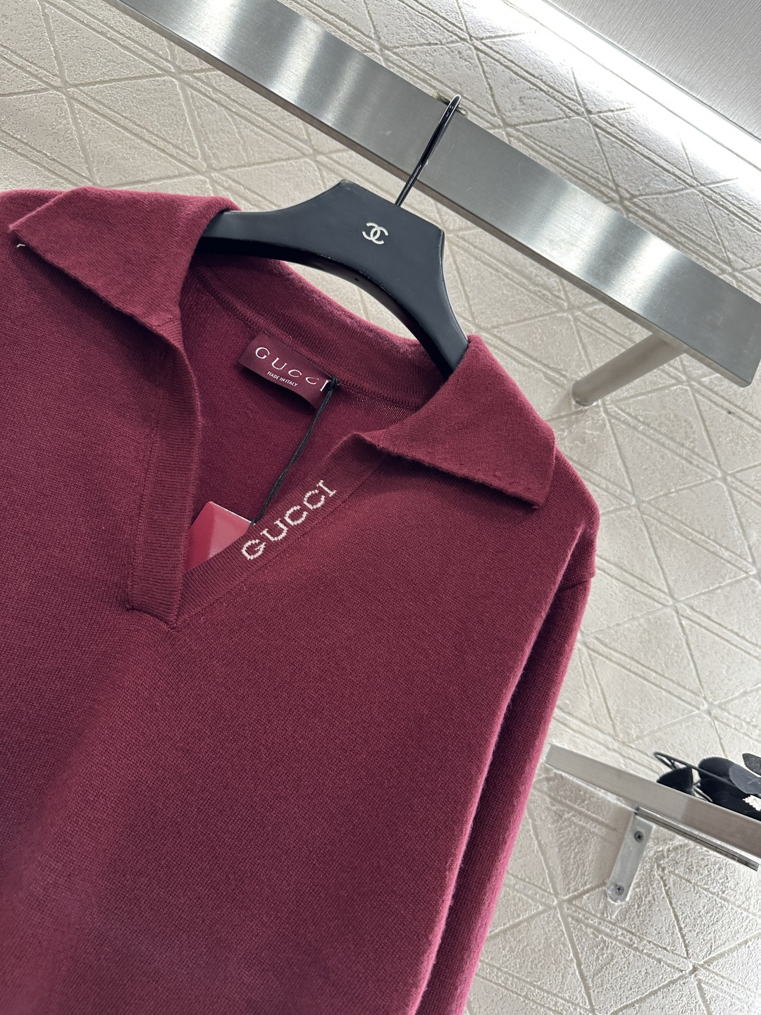 ♥Gucc*♥2025新品上架 钩花字母针织长袖上衣定制YB羊毛纱线织造 质感细腻 舒适亲肤 翻领针织上