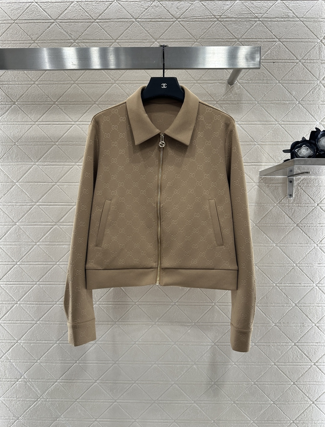 ♥Gucc*♥2025新品上架 烧花拉链外套长裤套装定制YB斜纹全棉材质 舒适垂顺 穿搭洋气 翻领拉链外