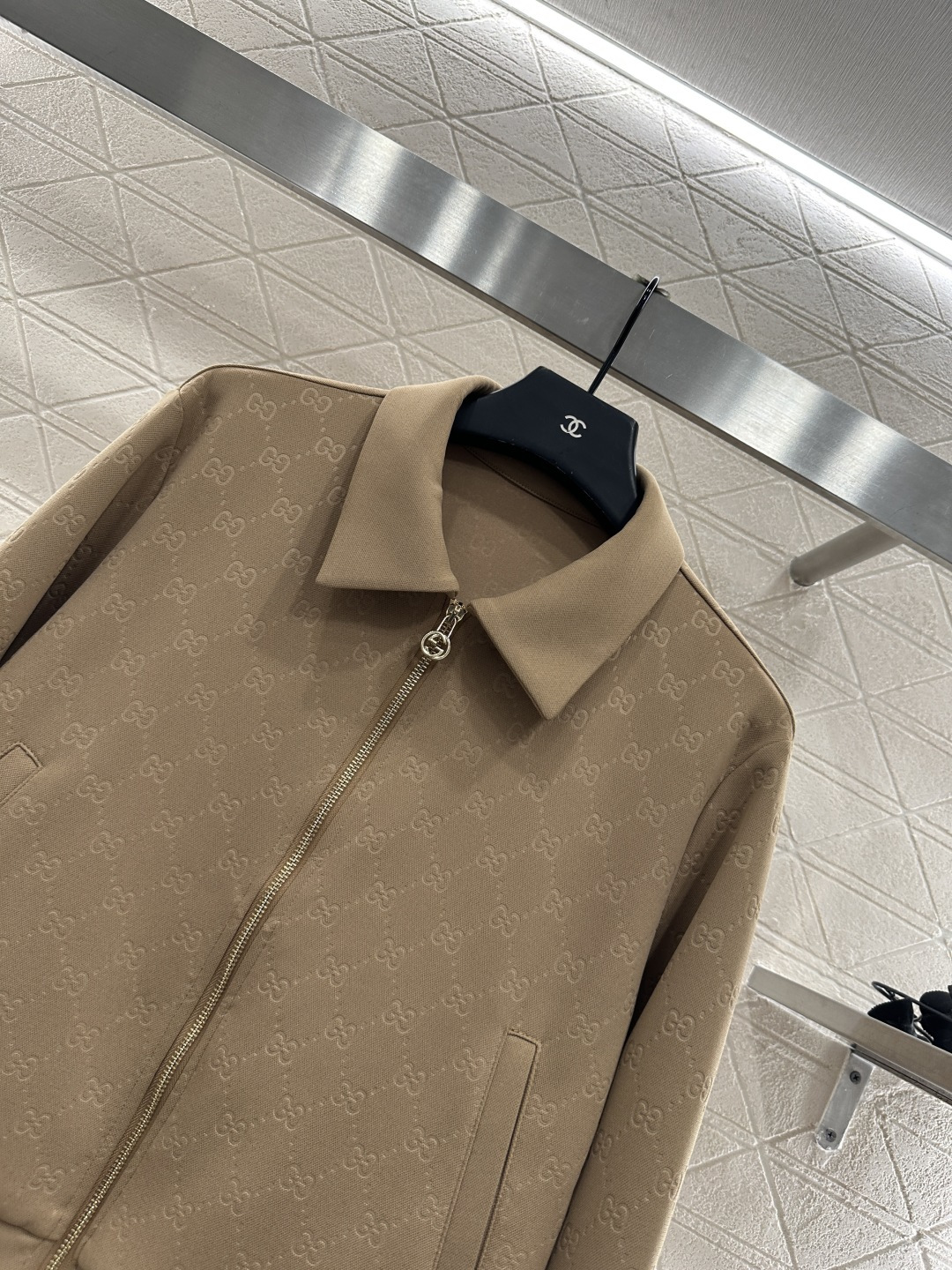 ♥Gucc*♥2025新品上架 烧花拉链外套长裤套装定制YB斜纹全棉材质 舒适垂顺 穿搭洋气 翻领拉链外