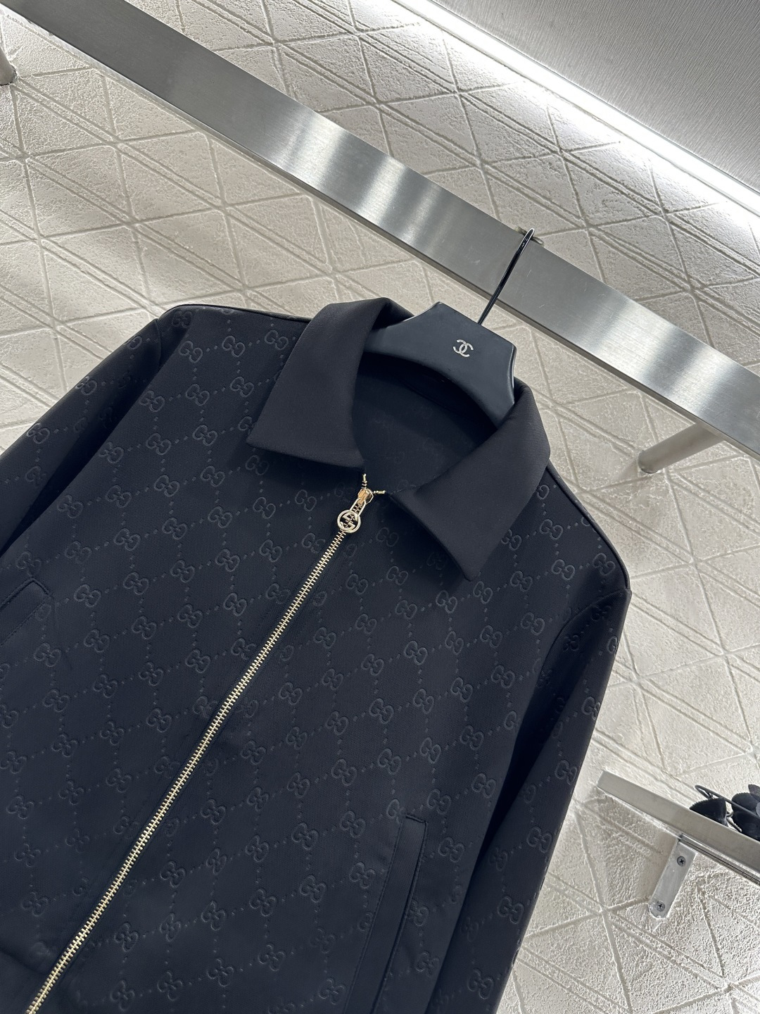 ♥Gucc*♥2025新品上架 烧花拉链外套长裤套装定制YB斜纹全棉材质 舒适垂顺 穿搭洋气 翻领拉链外