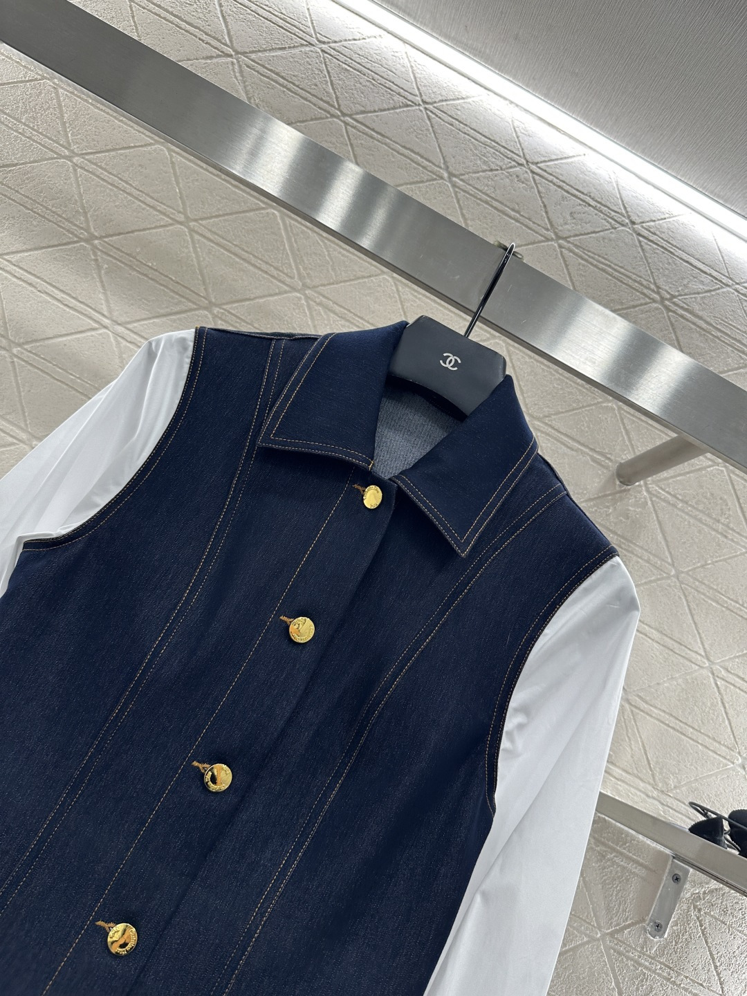 ♥Dio*♥2025新品上架 拼接牛仔衬衣长裤套装定制YB斜纹棉牛仔材质 多重水洗 呈现出挺括质感 翻领