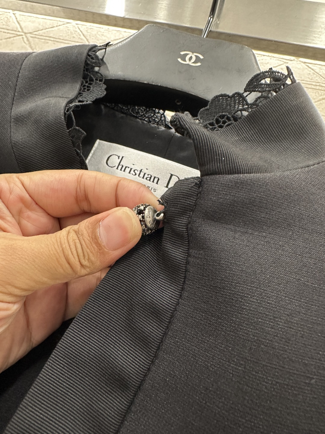 ♥Dio*♥2025新品上架 小立领绣花西装外套定制YB进口百分百丝毛材质 质感光泽 垂感更强 品相高级