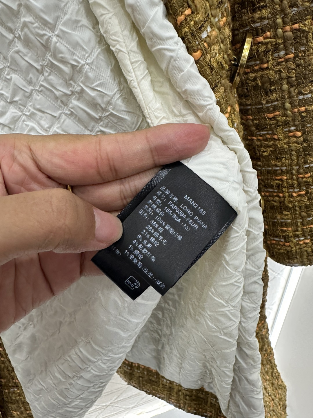 ♥Loro Plan*♥2025新品上架 粗纺彩点洋装长款大衣定制YB进口精仿羊毛呢材质 肌理明显 毛料