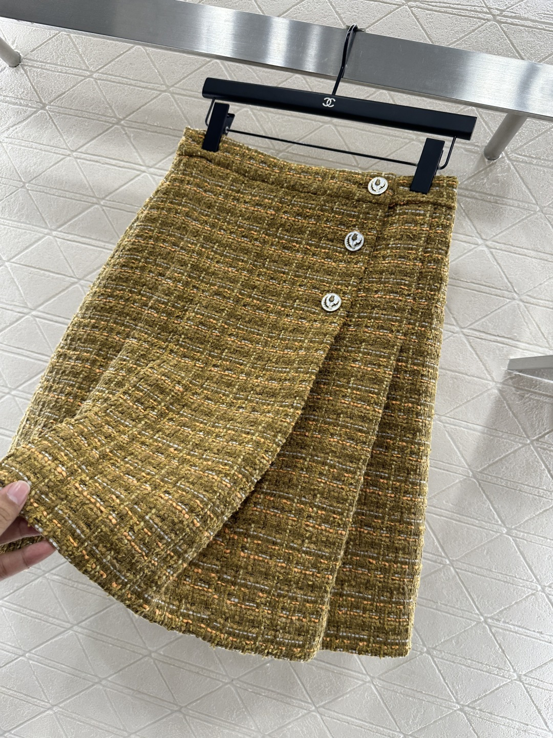 ♥Loro Plan*♥2025新品上架 圆领斜襟洋装百褶短裙套装定制YB进口粗纺羊毛呢材质 质感高级 