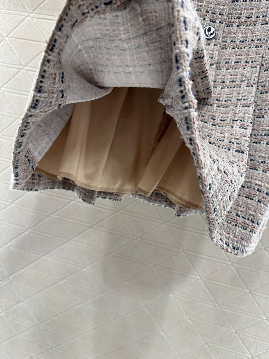 ♥Loro Plan*♥2025新品上架 圆领斜襟洋装百褶短裙套装定制YB进口粗纺羊毛呢材质 质感高级 