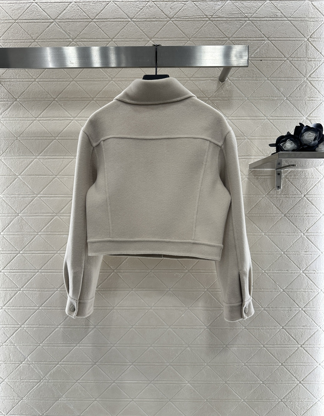 ♥Herme*♥2025新品上架 手工双面尼外套定制YB百分百羊绒材质 手工双面尼处理 肌理明显 质感突