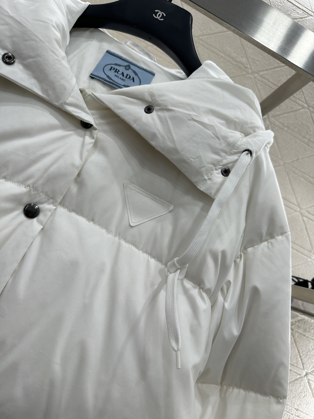 ♥Prad*♥2025新品上架 高领连帽羽绒服外套定制YB进口防风防水尼龙材质 其工艺还原 升级材质 提