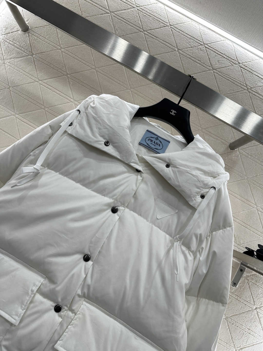 ♥Prad*♥2025新品上架 高领连帽羽绒服外套定制YB进口防风防水尼龙材质 其工艺还原 升级材质 提