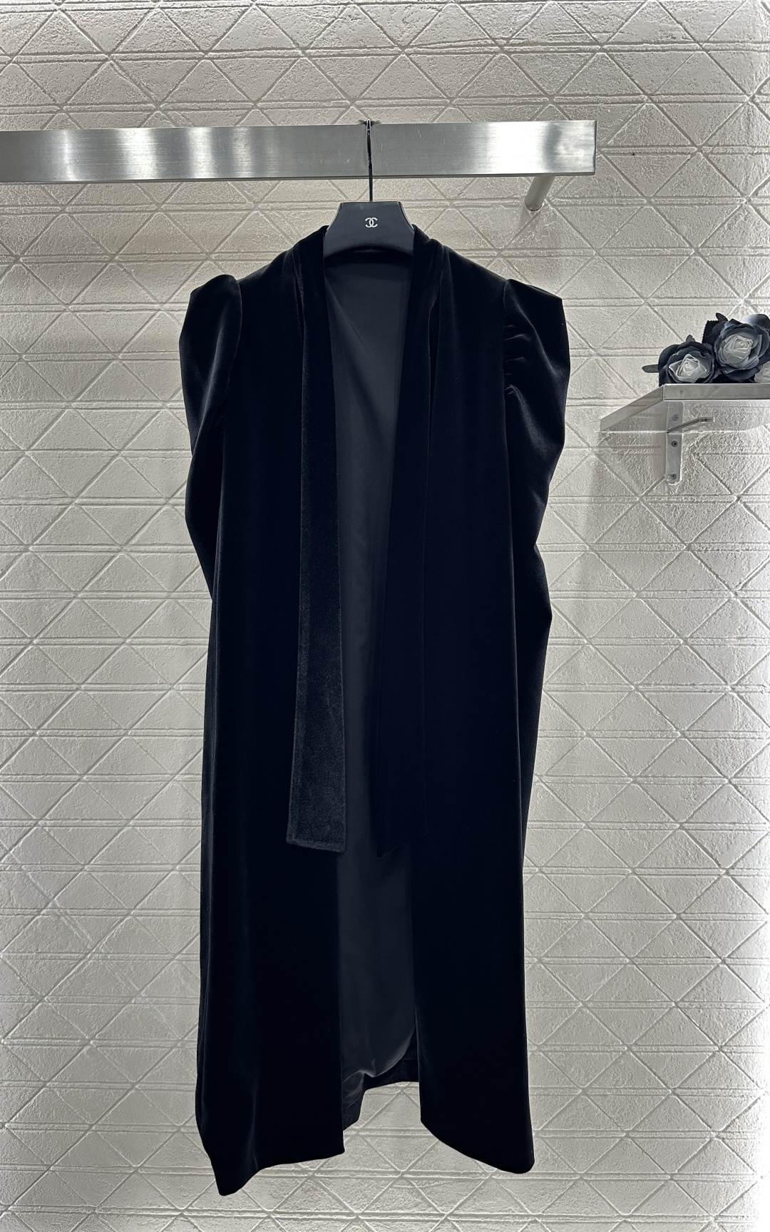 ♥Dio*♥2025新品上架 丝绒飘带披风定制YB进口丝绒材质 质感光泽 穿搭洋气 飘带披风剪裁 两肩褶