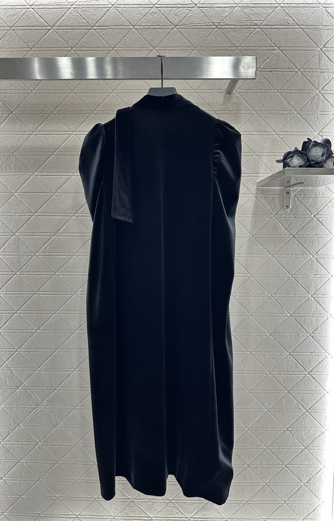 ♥Dio*♥2025新品上架 丝绒飘带披风定制YB进口丝绒材质 质感光泽 穿搭洋气 飘带披风剪裁 两肩褶