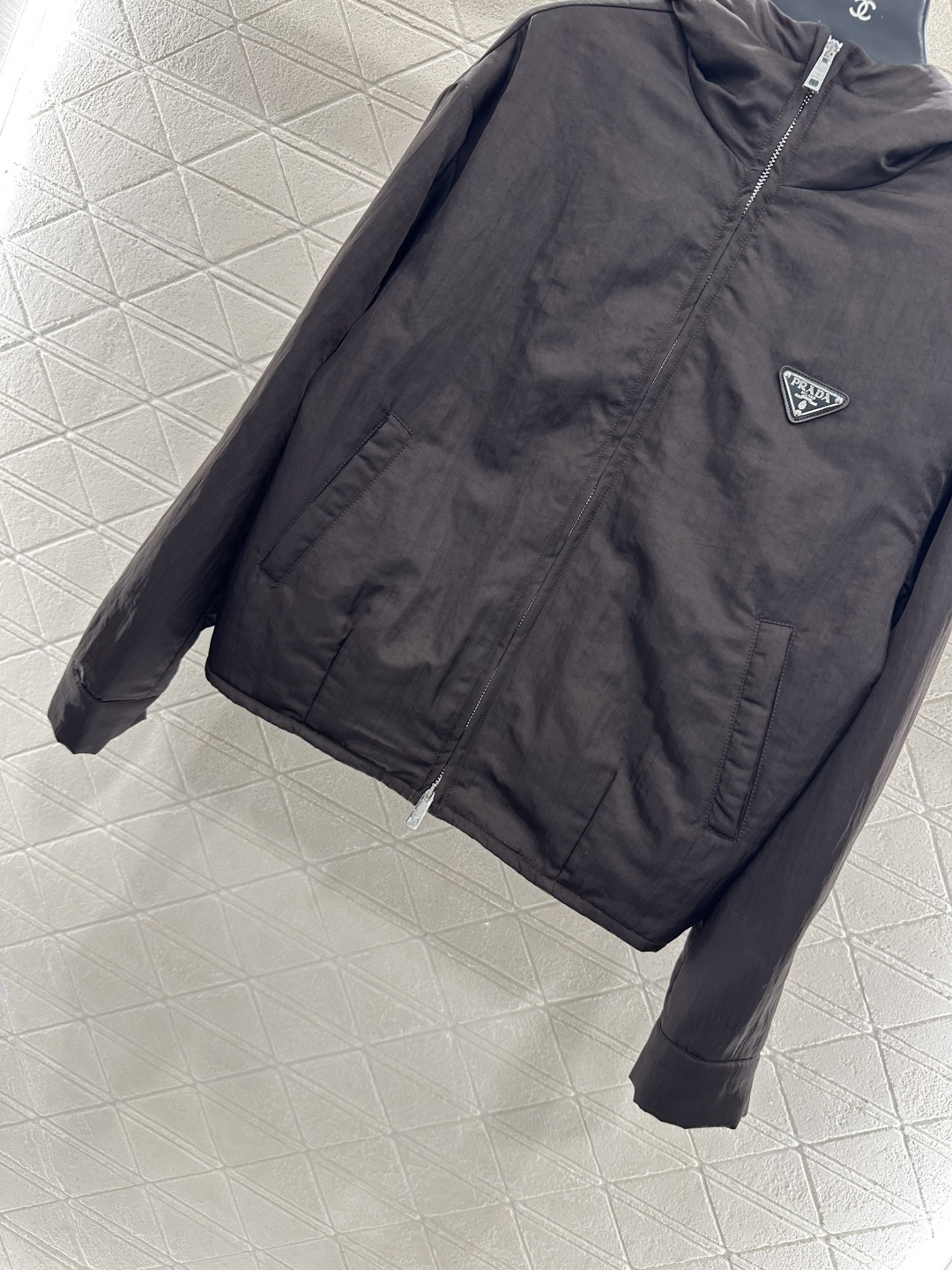 ♥Prad*♥2025新品上架 工装夹克外套半裙套装定制YB进口环保再生尼龙材质 质感光泽 挺括有型 连
