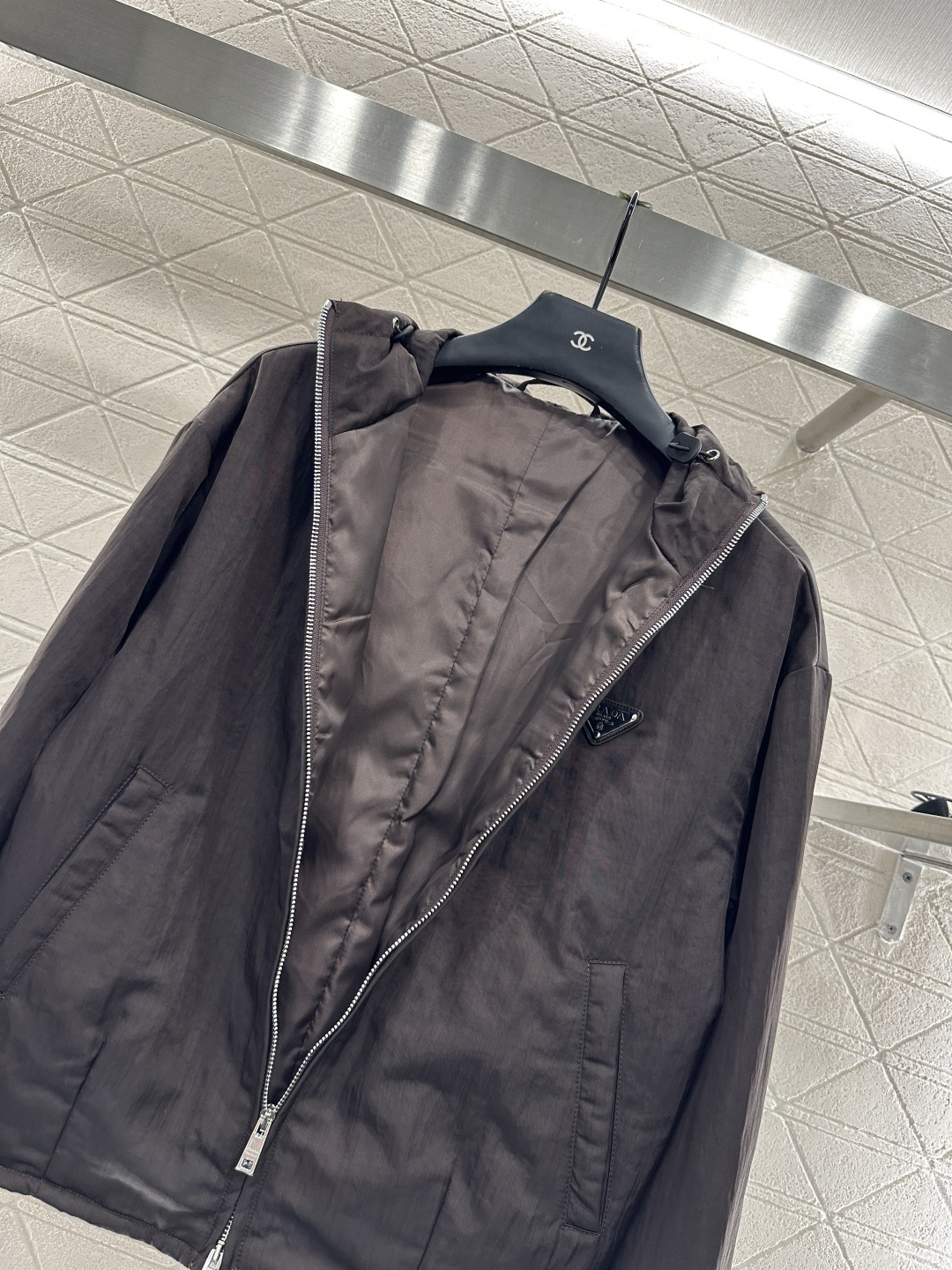 ♥Prad*♥2025新品上架 工装夹克外套半裙套装定制YB进口环保再生尼龙材质 质感光泽 挺括有型 连