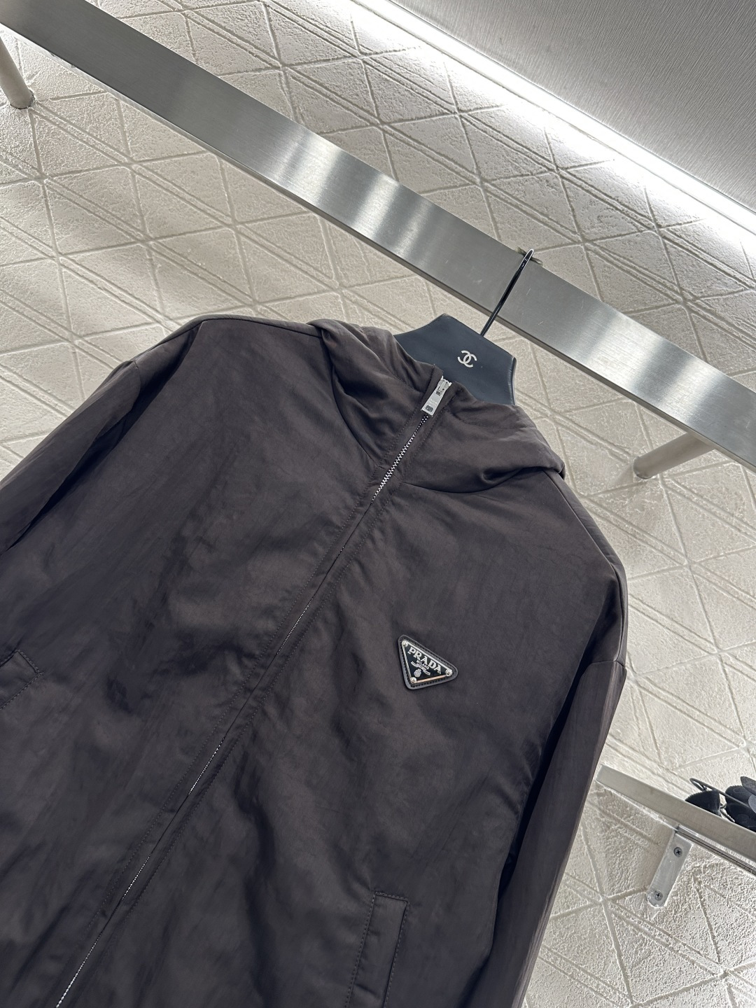 ♥Prad*♥2025新品上架 工装夹克外套半裙套装定制YB进口环保再生尼龙材质 质感光泽 挺括有型 连