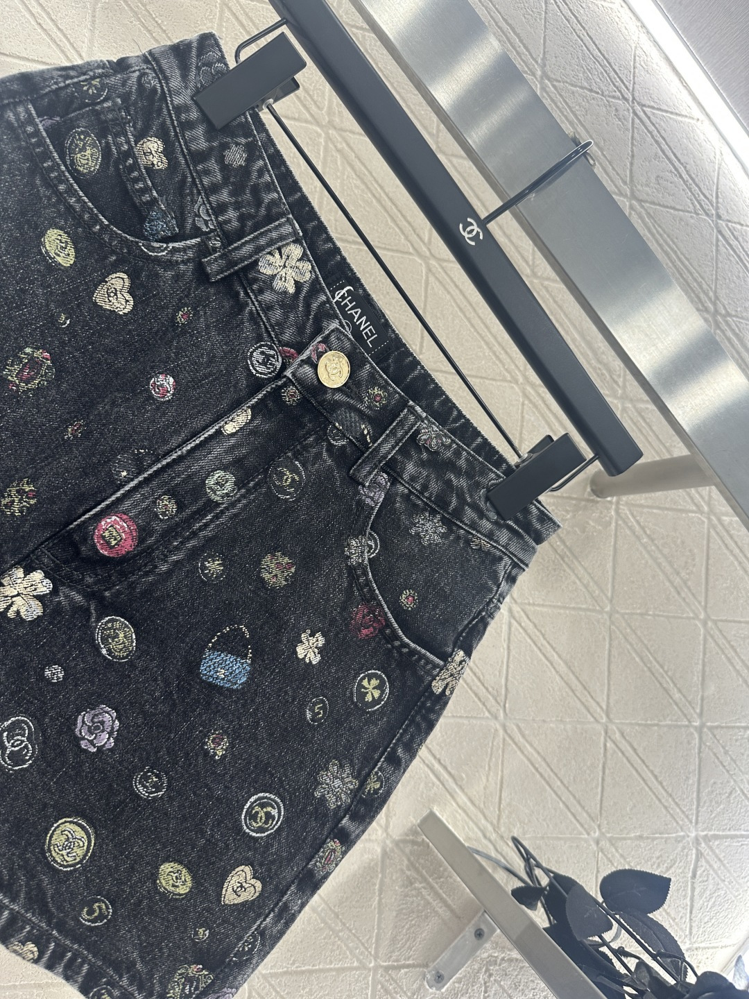 ♥Chane*♥2025新品上架 阔腿激光牛仔短裤定制YB斜纹棉牛仔材质 多重水洗 呈现出挺括质感 直筒