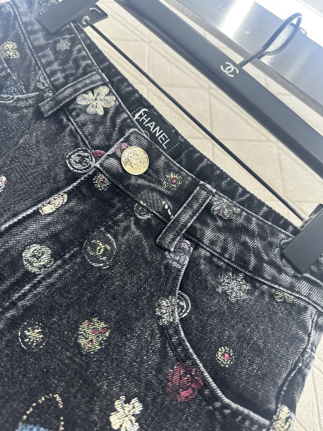 ♥Chane*♥2025新品上架 阔腿激光牛仔短裤定制YB斜纹棉牛仔材质 多重水洗 呈现出挺括质感 直筒