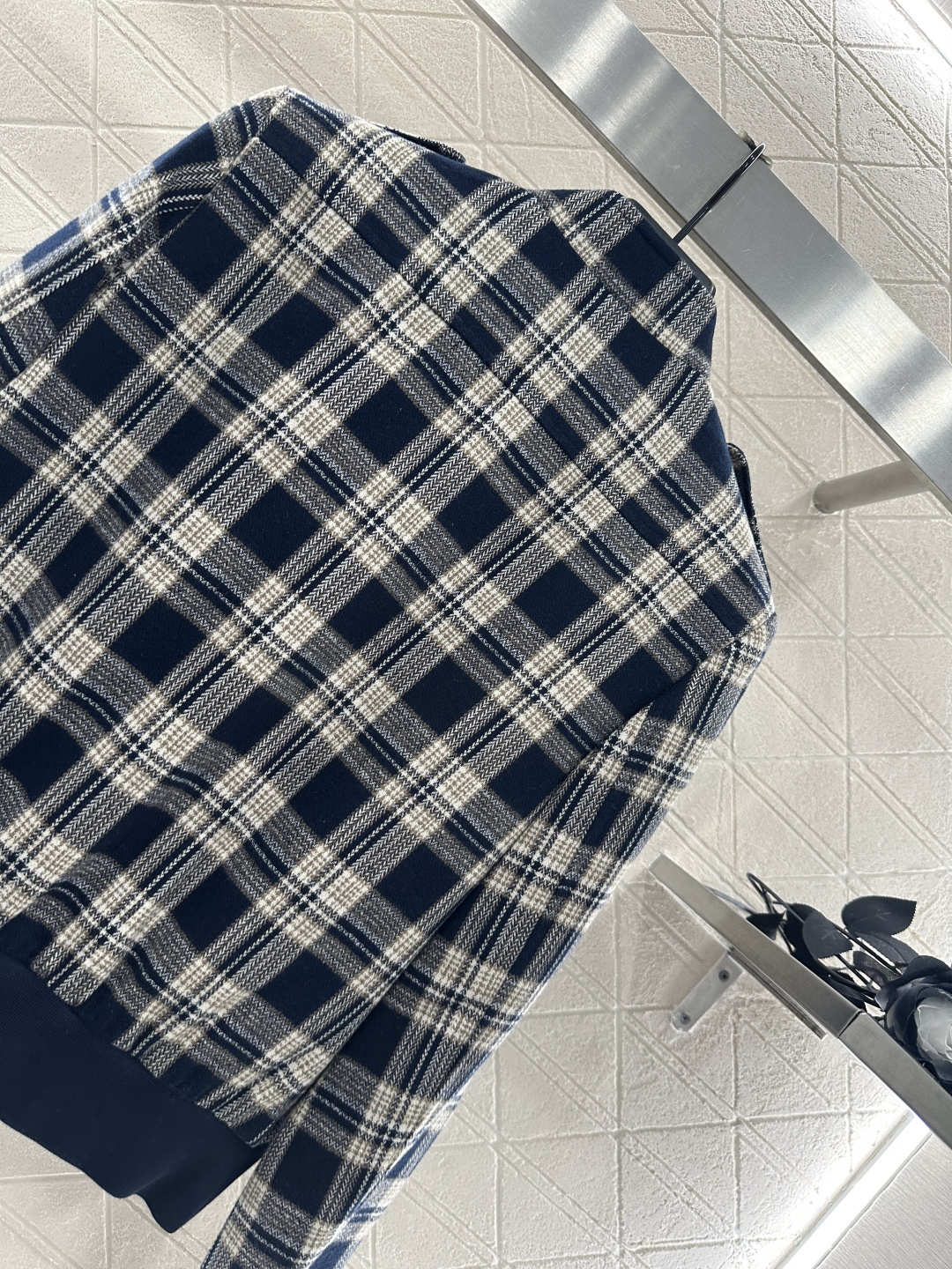 ♥Celin*♥2025新品上架 格纹时髦外套定制YB斜纹全棉材质 质感细腻 挺括有型 拉链外套剪裁 立