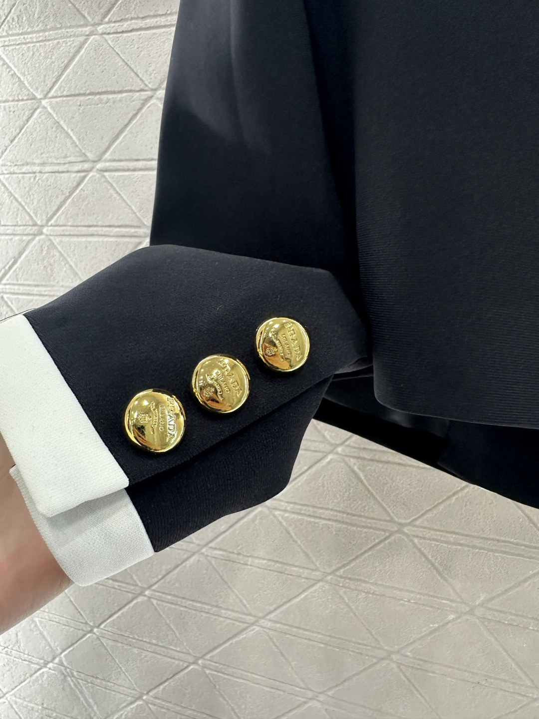 ♥prad*♥2025新品上架 圆领蝴蝶结外套定制YB进口醋酸材质 肌理明显 垂顺光泽 圆领洋装外套版型