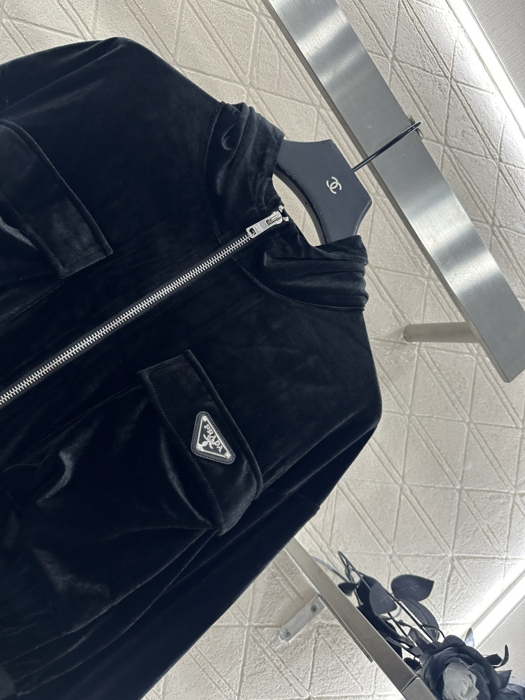 ♥Prad*♥2025新品上架 连帽休闲外套长裤套装定制YB进口丝绒材质 质感光泽 品相高级 常规连帽外