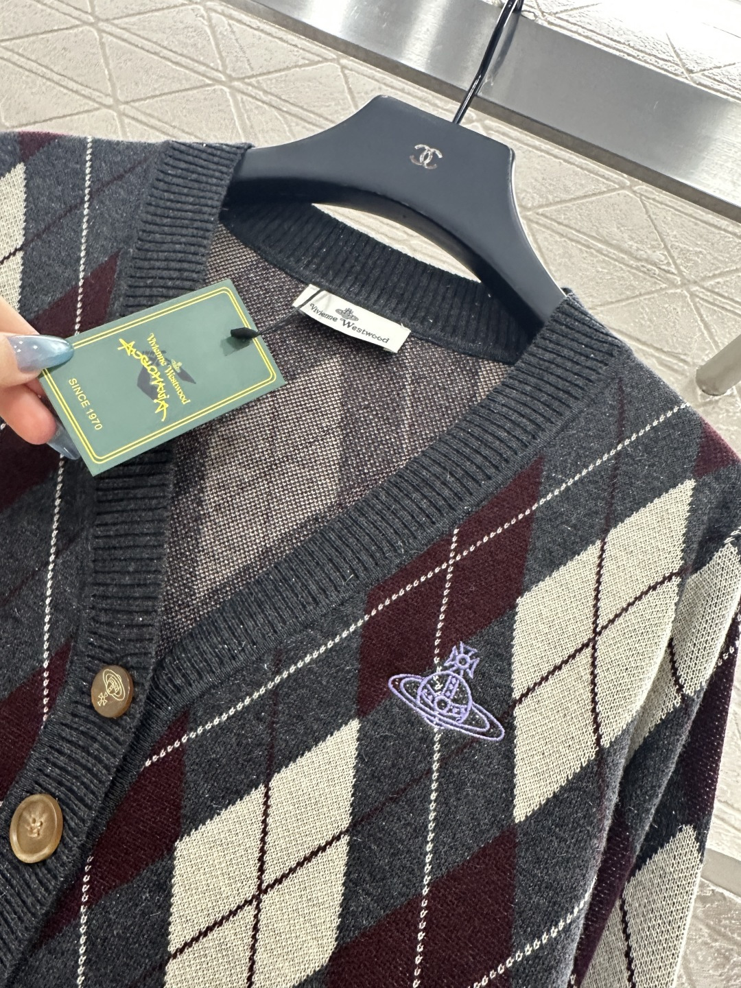♥west vivienne*♥2025新品上架 菱格提花针织开衫定制YB羊毛纱线织造 质感细腻 舒适好