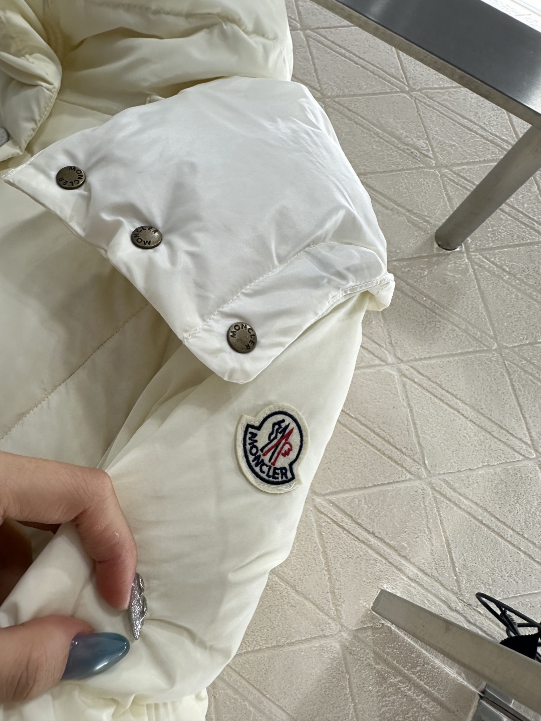 ♥Moncle*♥2025新品上架 连帽可拆卸长款羽绒服外套定制YB进口防风防水尼龙材质 其工艺还原 升