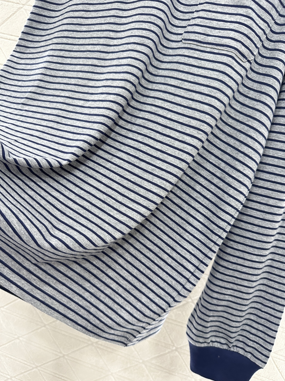 ♥Miumi*♥2025新品上架 撞色条纹长袖上衣定制YB斜纹全棉材质 质感光泽 弹力舒适 宽松廓形圆领