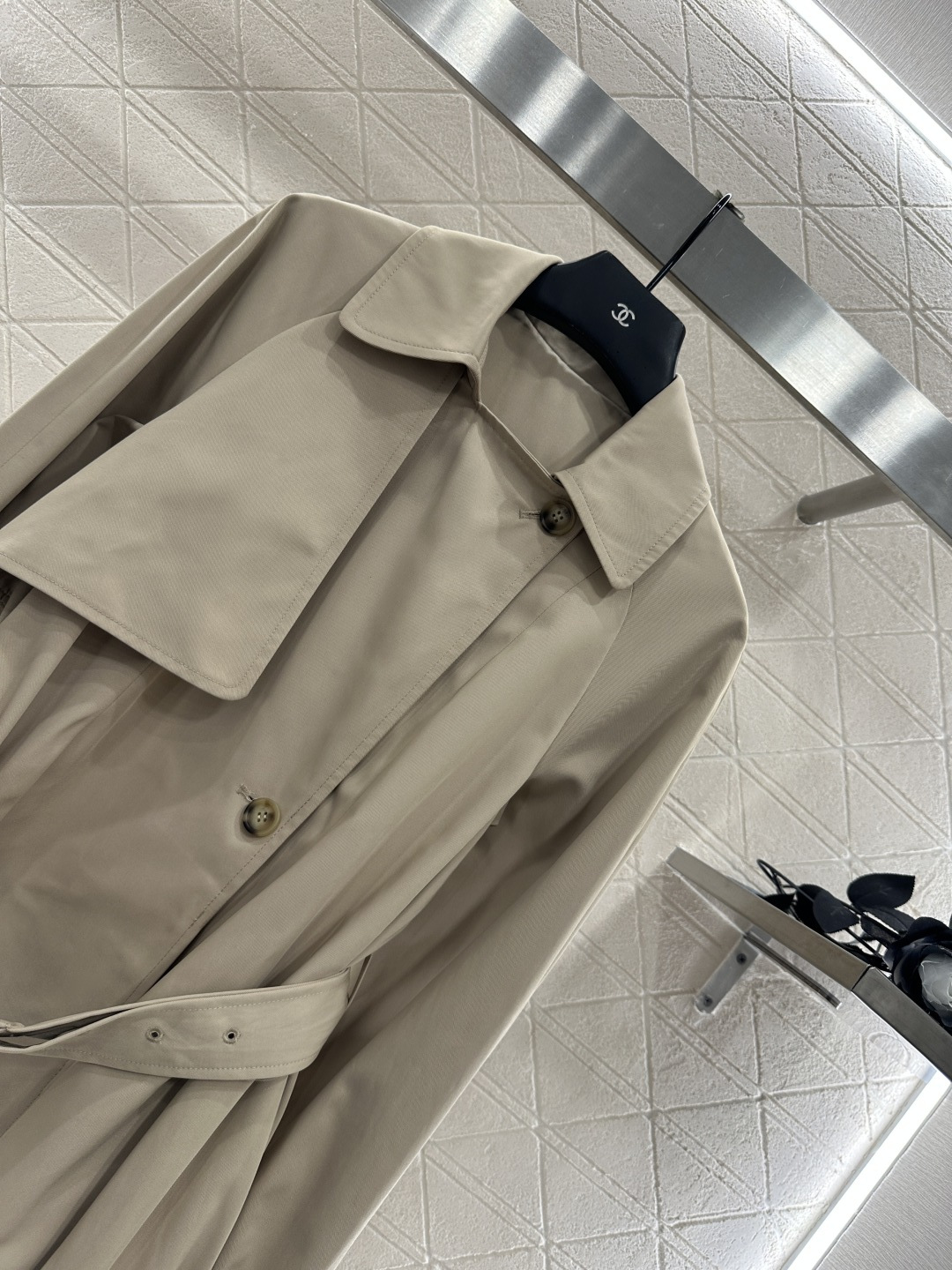 ♥Loew*♥2025新品上架 腰带披肩风衣外套定制YB斜纹棉材质 光泽细腻 穿搭舒适 风衣外套版型 沿