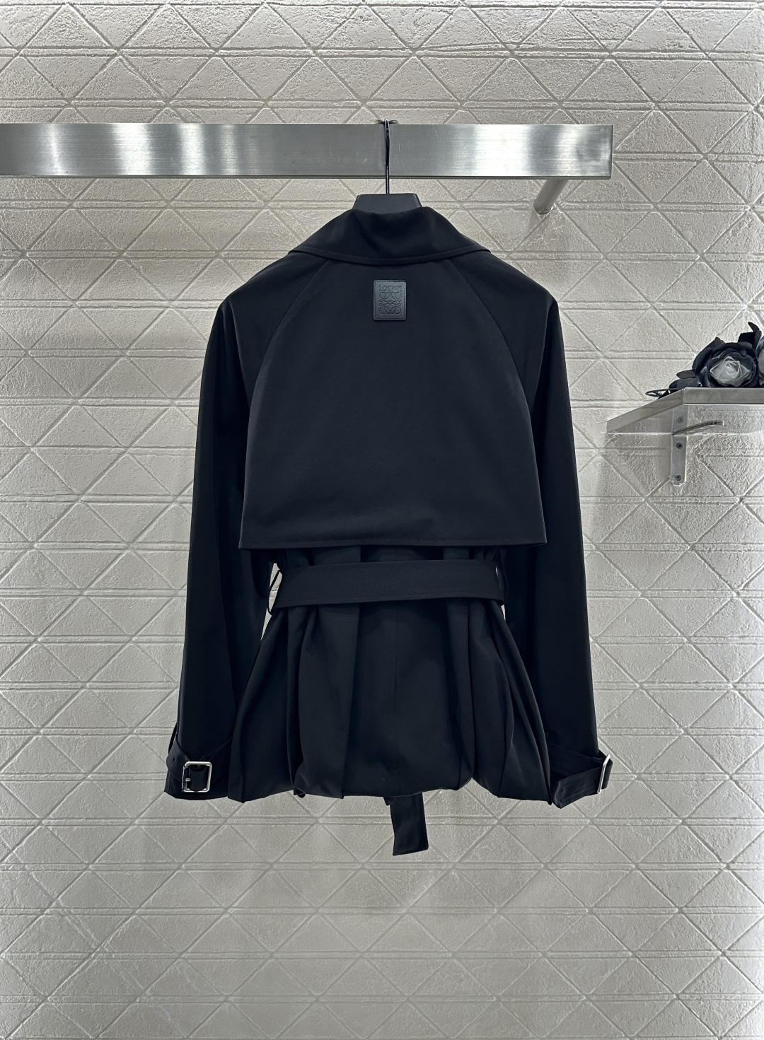 ♥Loew*♥2025新品上架 腰带披肩风衣外套定制YB斜纹棉材质 光泽细腻 穿搭舒适 风衣外套版型 沿