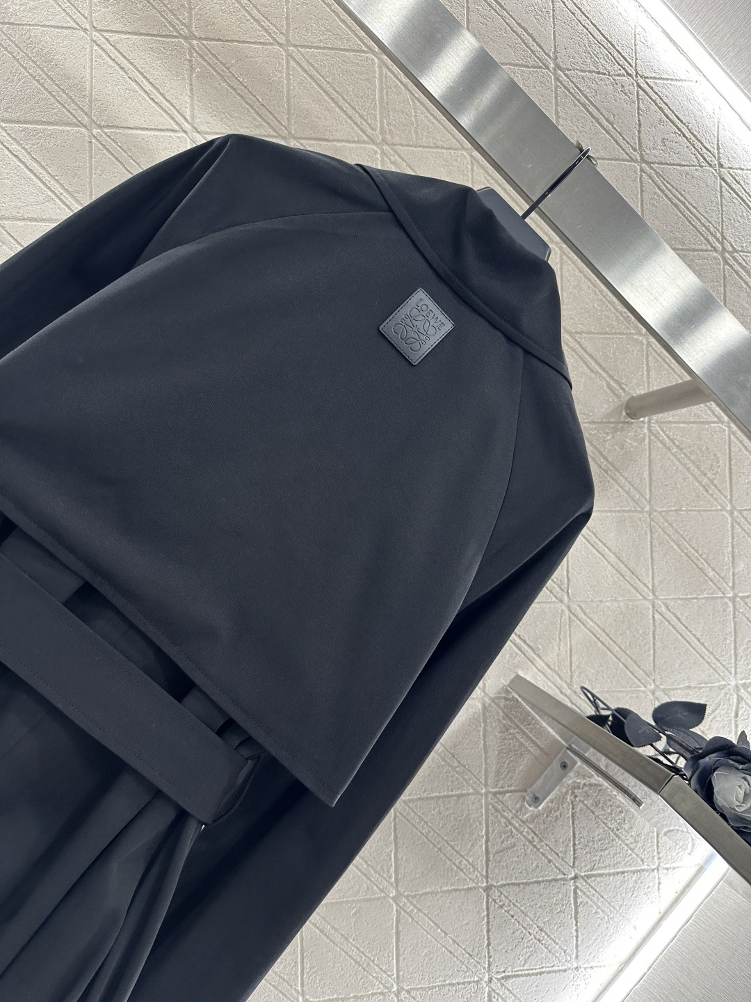 ♥Loew*♥2025新品上架 腰带披肩风衣外套定制YB斜纹棉材质 光泽细腻 穿搭舒适 风衣外套版型 沿