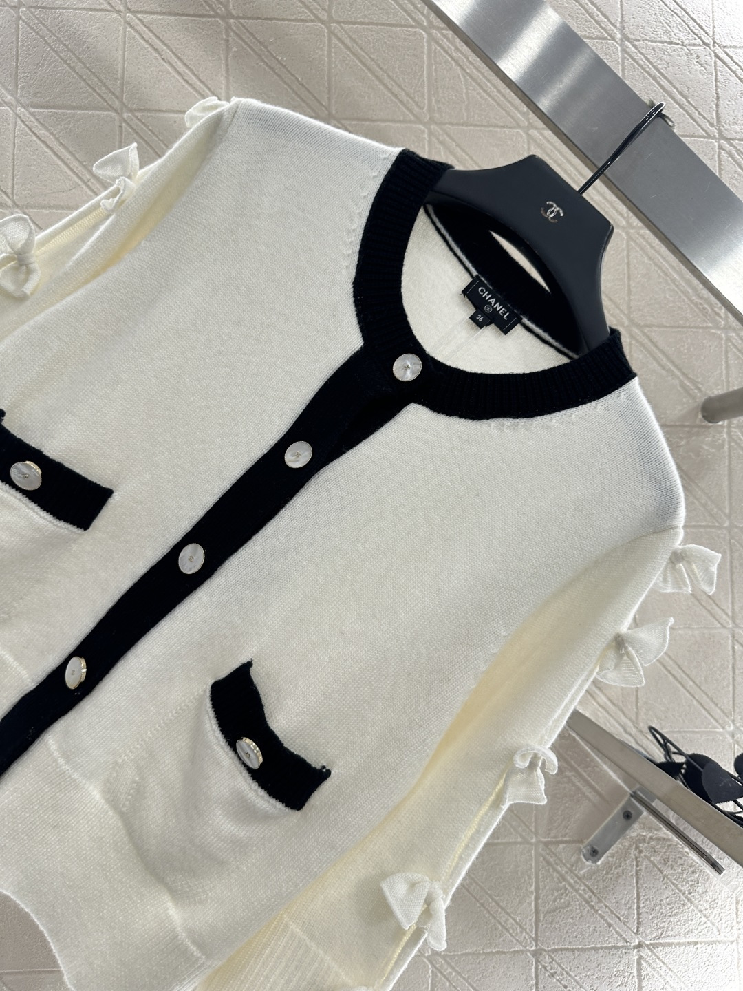 ♥Chane*♥2025新品上架 蝴蝶结针织开衫定制YB羊绒纱线织造 质感光泽 柔软亲肤 中袖针织开衫版