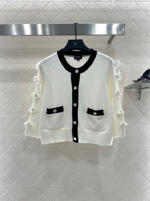 Chanel Women's White Cashmere Knit Cardigan with Bows Detail 28 Chanel Women's White Cashmere Knit Cardigan with Bows Detail