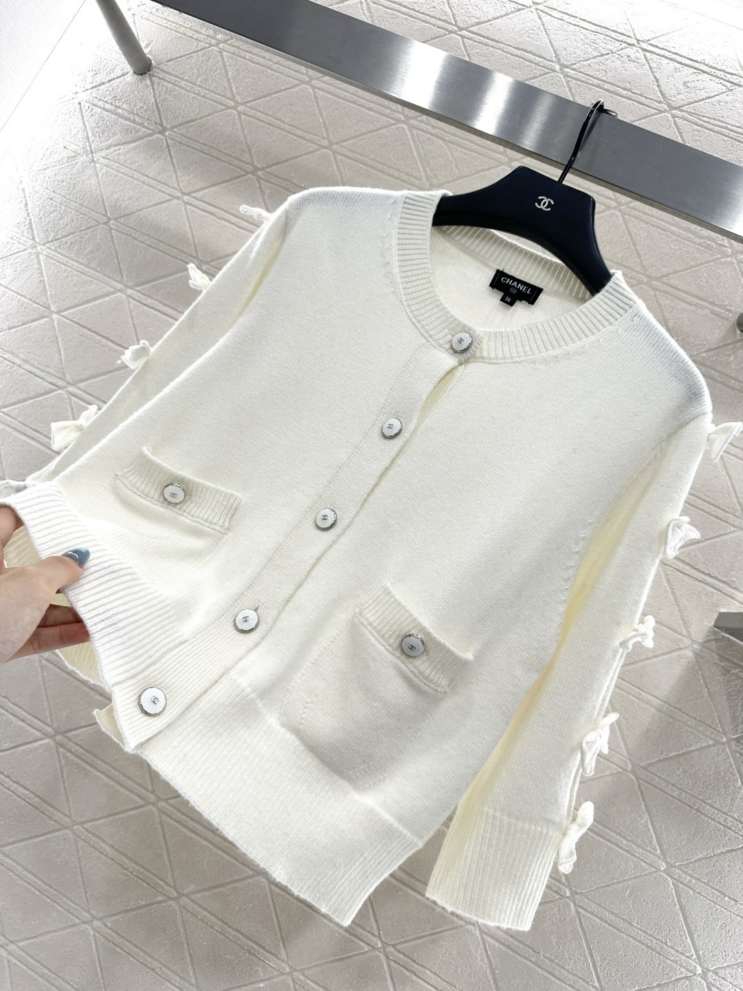 ♥Chane*♥2025新品上架 素色蝴蝶结针织开衫定制YB羊绒纱线织造 质感光泽 柔软亲肤 中袖针织开