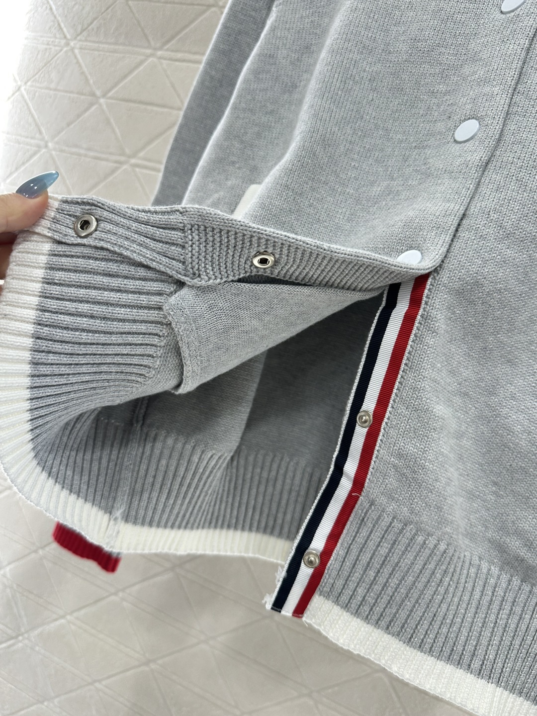 ♥Thom brown*♥2025新品上架 棒球针织外套定制YB羊毛纱线织造 质感高级 品相十足 常规针