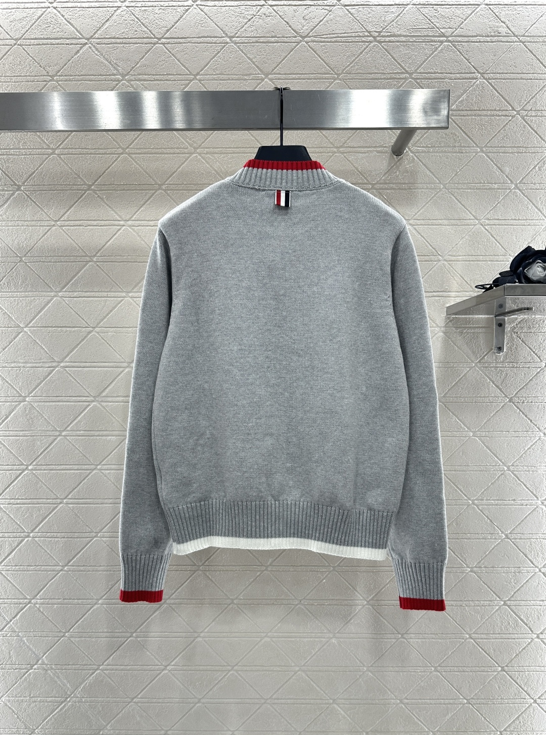 ♥Thom brown*♥2025新品上架 棒球针织外套定制YB羊毛纱线织造 质感高级 品相十足 常规针