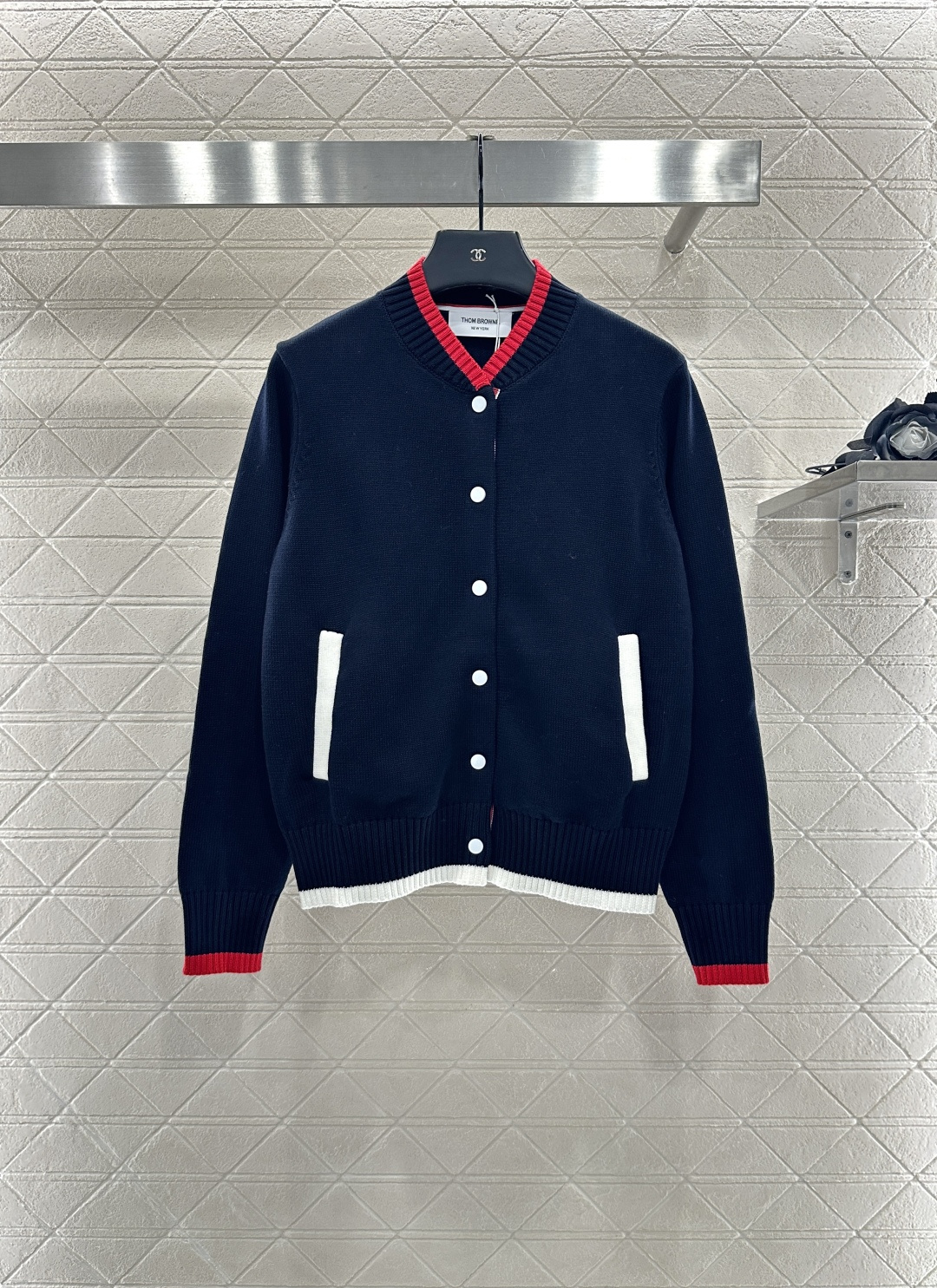 ♥Thom brown*♥2025新品上架 棒球针织外套定制YB羊毛纱线织造 质感高级 品相十足 常规针