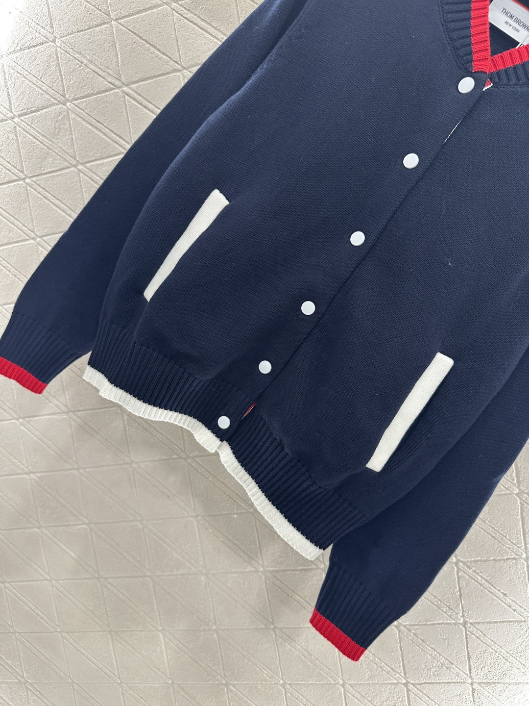♥Thom brown*♥2025新品上架 棒球针织外套定制YB羊毛纱线织造 质感高级 品相十足 常规针