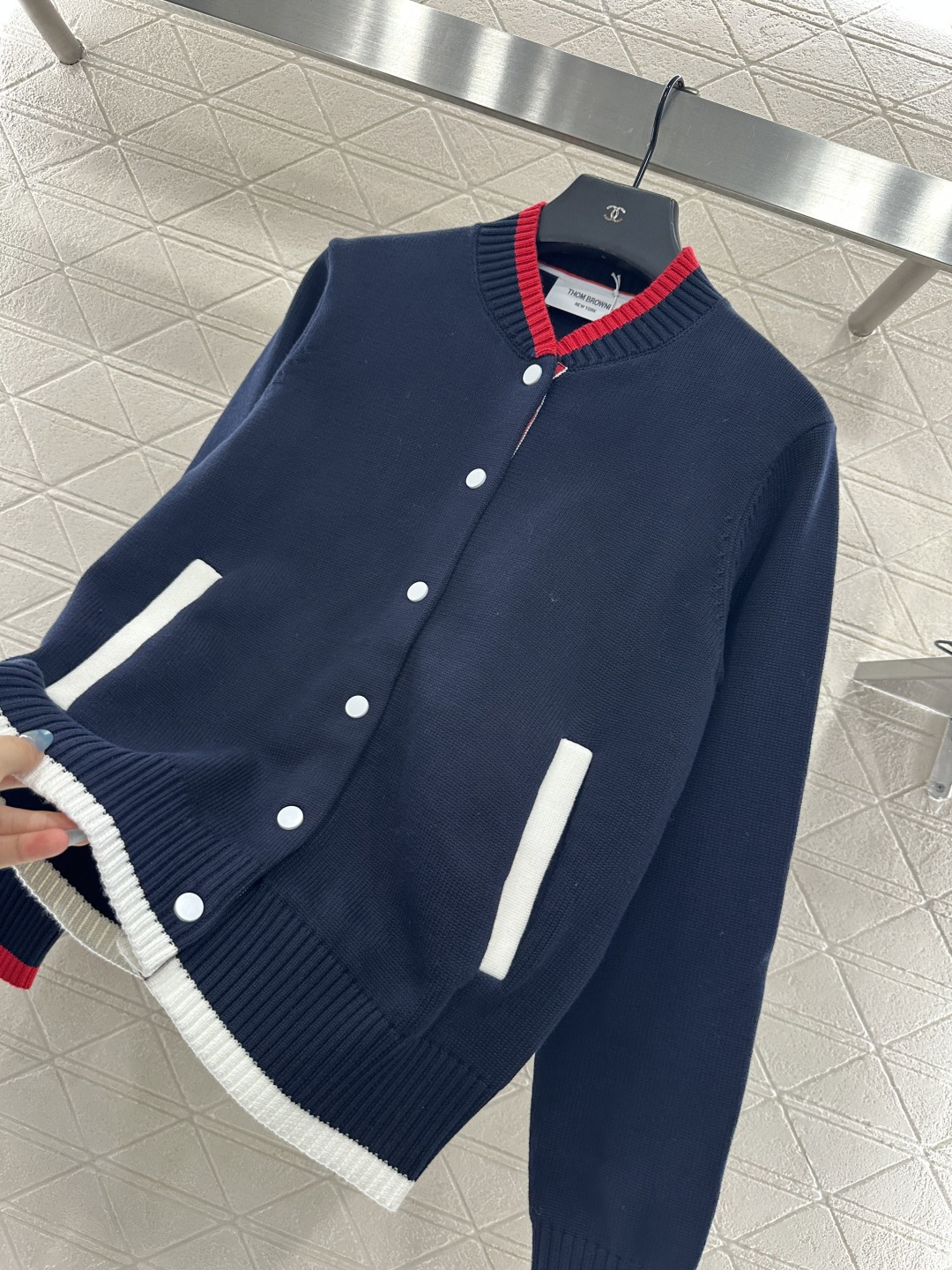 ♥Thom brown*♥2025新品上架 棒球针织外套定制YB羊毛纱线织造 质感高级 品相十足 常规针